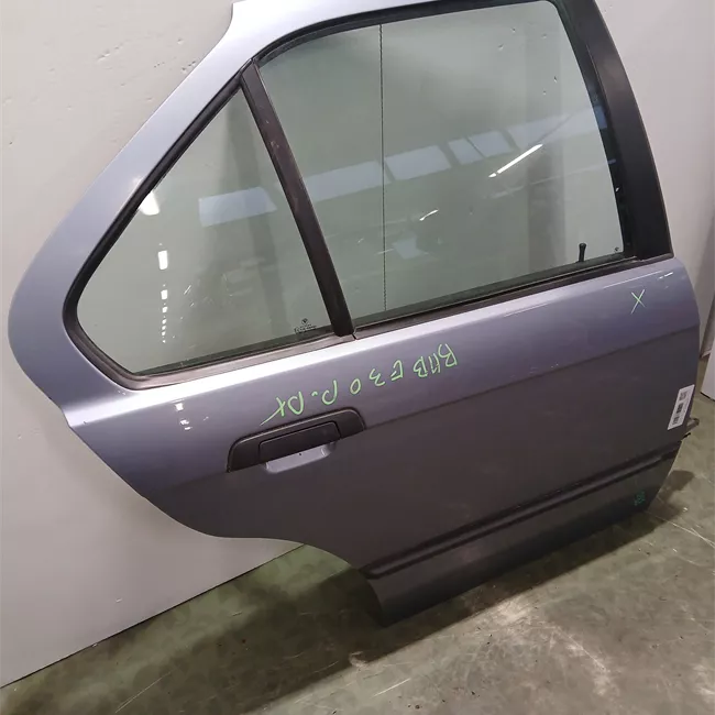 Porta posteriore destra