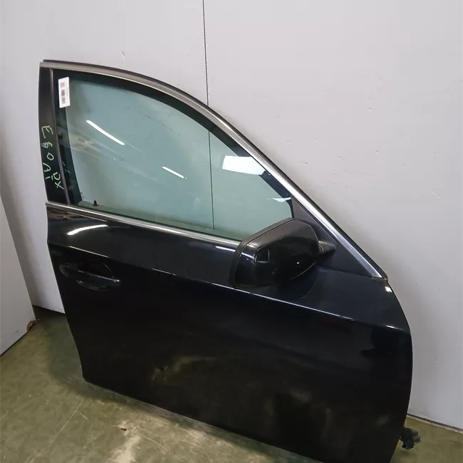 Porta anteriore destra