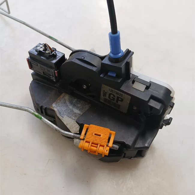 Serratura porta anteriore sinistra