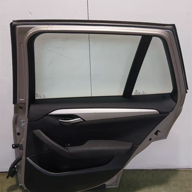 Porta posteriore destra