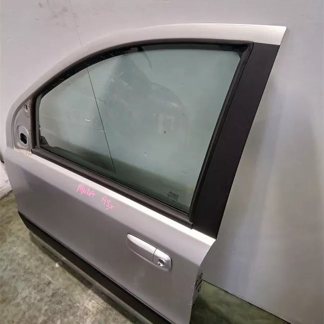 Porta anteriore sinistra