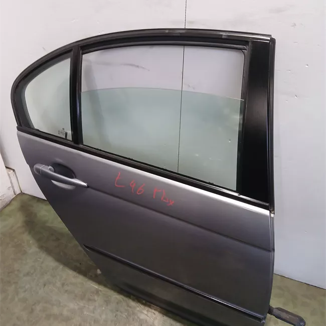 Porta posteriore destra