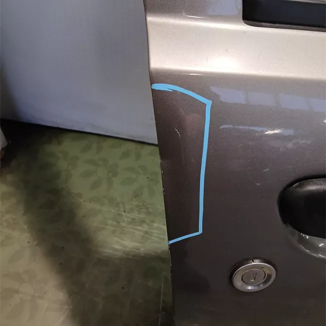 Porta anteriore destra