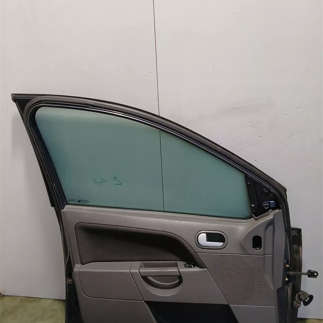 Porta anteriore sinistra