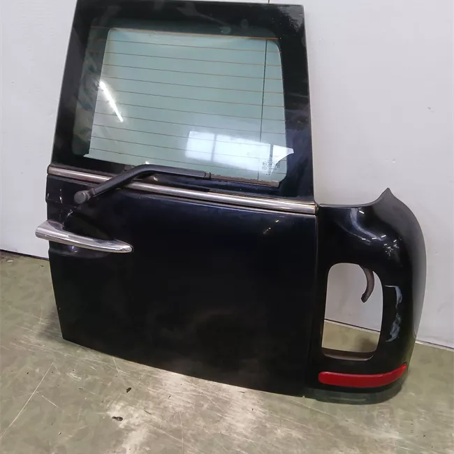 Porta carico posteriore a battente destra