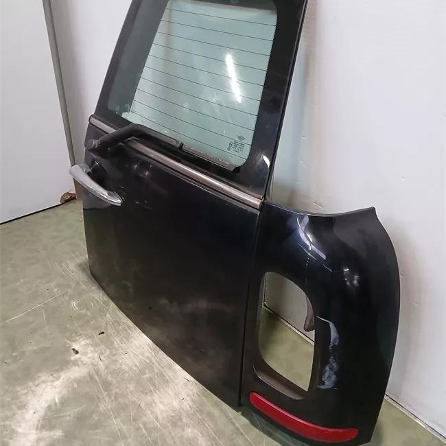 Porta carico posteriore a battente destra