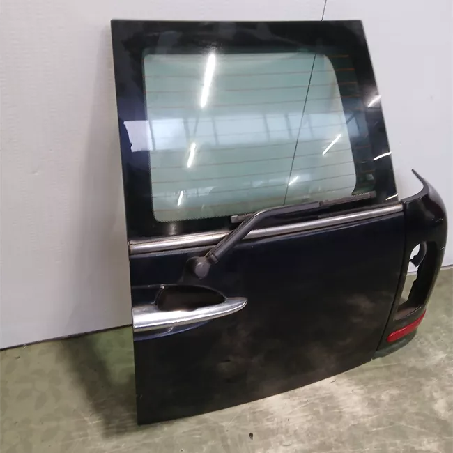 Porta carico posteriore a battente destra