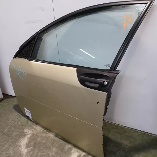 Pannello esterno porta anteriore sinistro