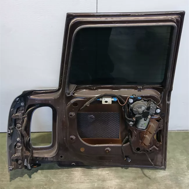 Porta carico posteriore a battente destra