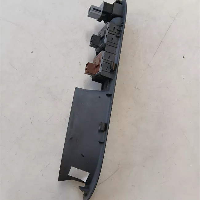 Interruttore alzacristalli porta anteriore