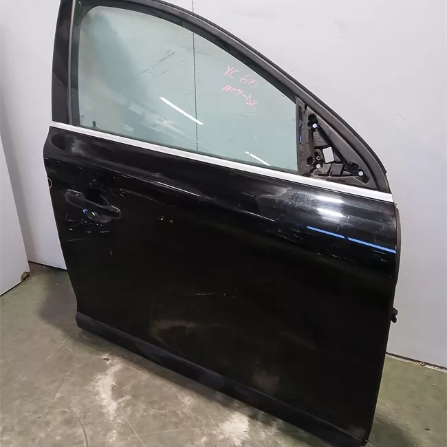 Porta anteriore destra