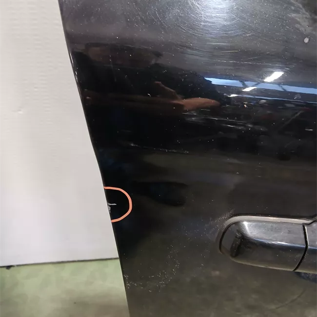 Porta anteriore destra