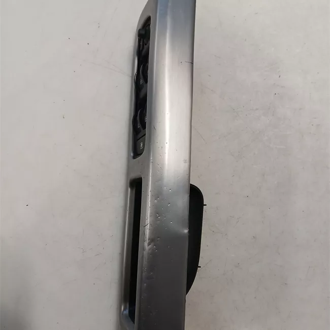 Interruttore alzacristalli porta anteriore