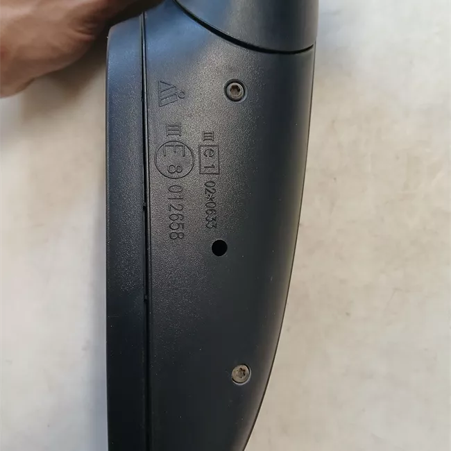 Retrovisore esterno sinistro con mano di fondo