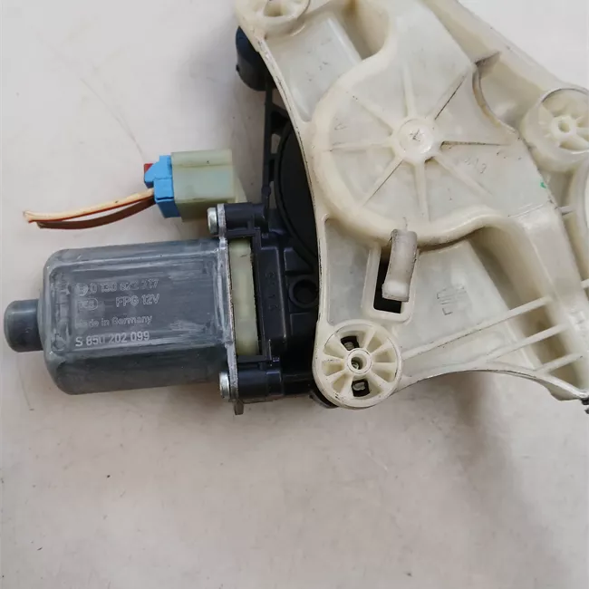 Motorino alzacristallo porta anteriore sinistro