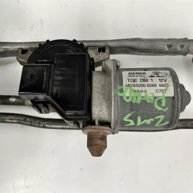 Meccanismo tergiparabrezza con motorino