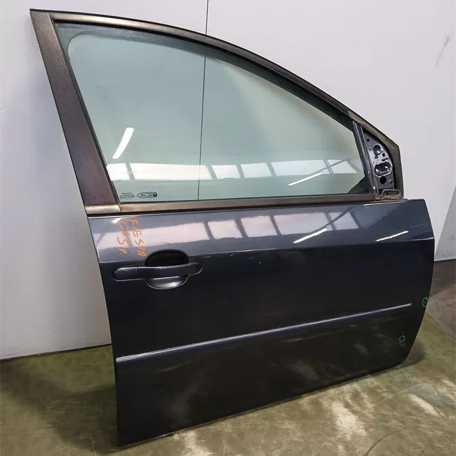 Porta anteriore destra