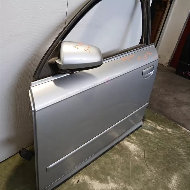 Porta anteriore sinistra