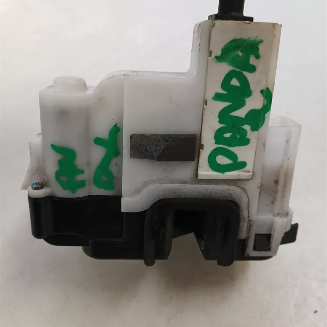 Serratura porta anteriore destra senza telecomando aperturaria condizionatahiusur