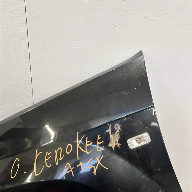 Parafango anteriore sinistro