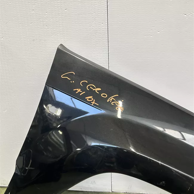 Parafango anteriore destro