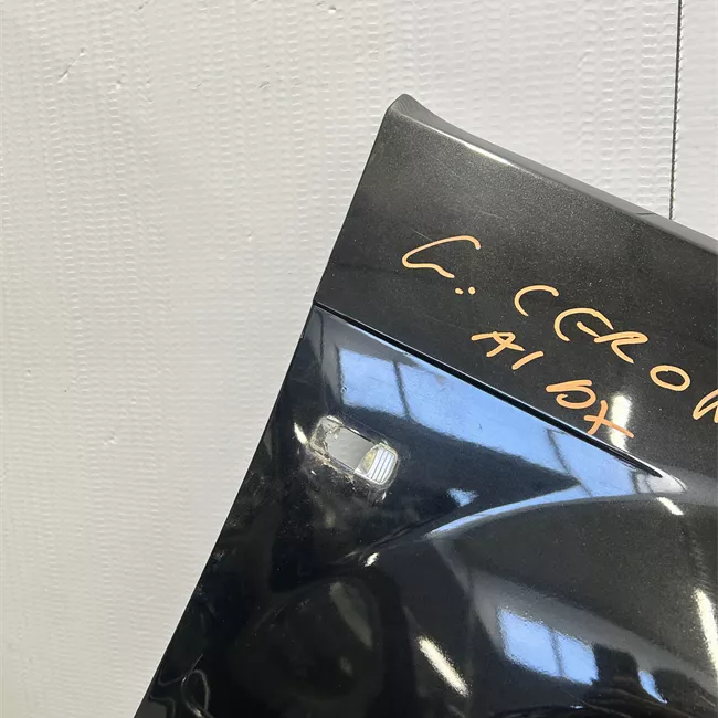 Parafango anteriore destro