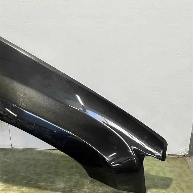 Parafango anteriore destro