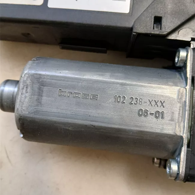 Motorino alzacristallo porta posteriore destro