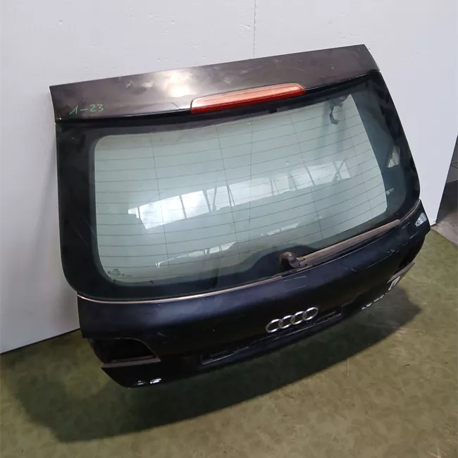 Portello posteriore con spoiler