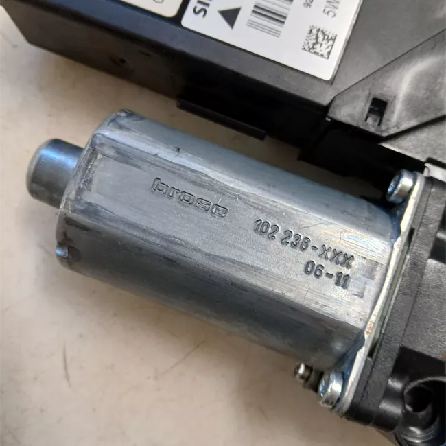 Motorino alzacristallo porta anteriore destro