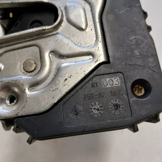 Serratura porta anteriore destra