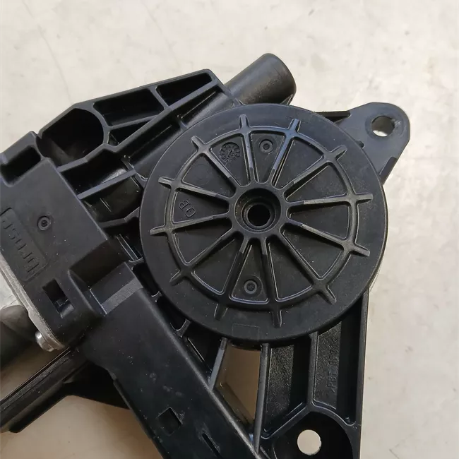 Motorino alzacristallo porta anteriore sinistro