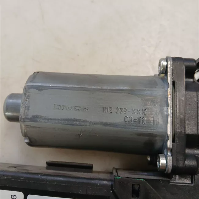 Motorino alzacristallo porta posteriore sinistro