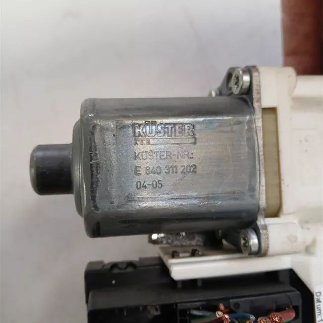 Motorino alzacristallo porta anteriore destro