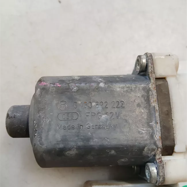 Motorino alzacristallo porta anteriore destro