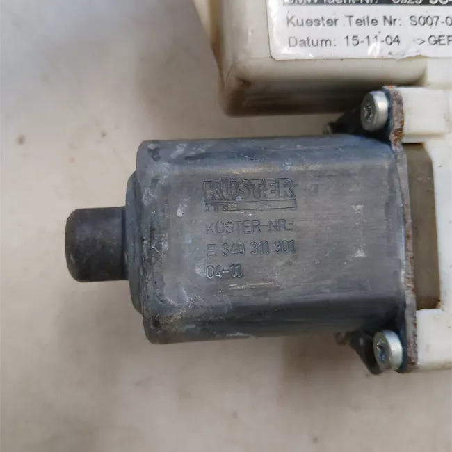 Motorino alzacristallo porta anteriore destro