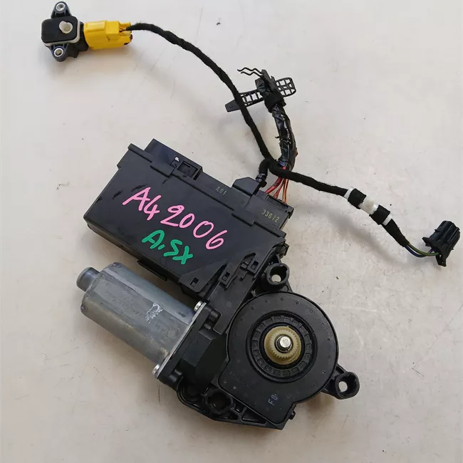 Motorino alzacristallo porta anteriore sinistro