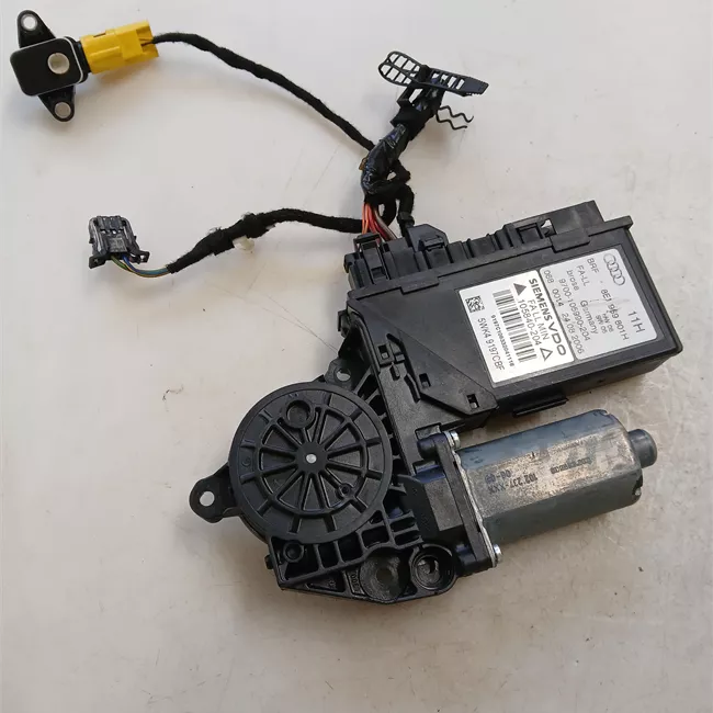 Motorino alzacristallo porta anteriore sinistro