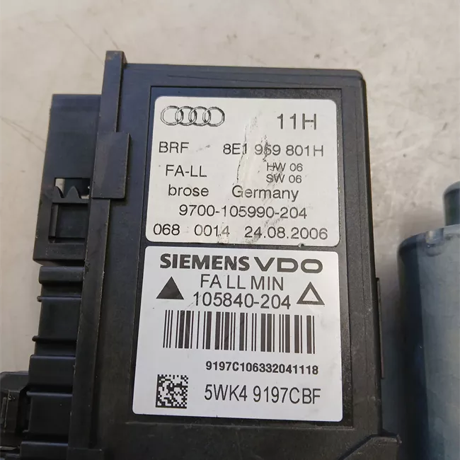 Motorino alzacristallo porta anteriore sinistro