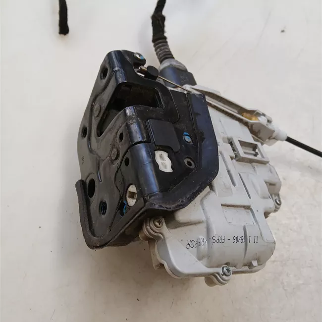 Serratura porta anteriore destra