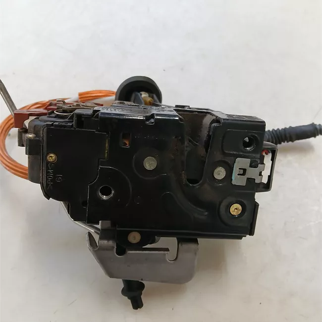 Serratura porta anteriore sinistra t.8P5A200000<