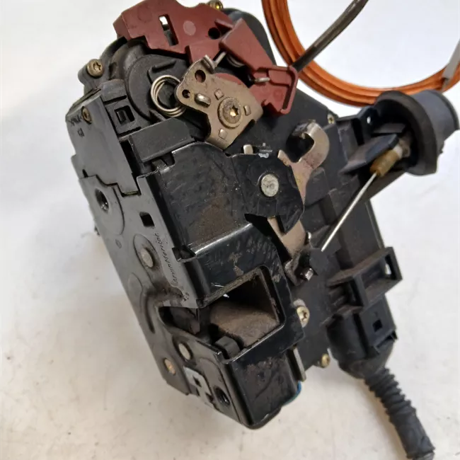 Serratura porta anteriore sinistra t.8P5A200000<