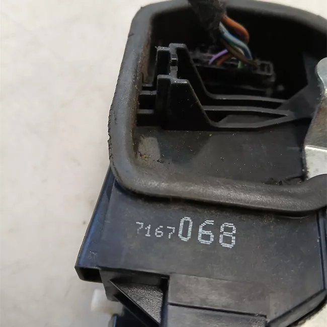 Serratura porta anteriore destra