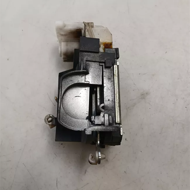 Serratura porta anteriore destra