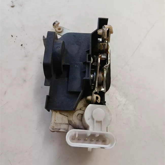 Serratura porta anteriore destra