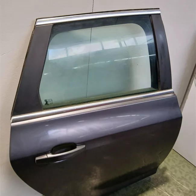 Porta posteriore destra