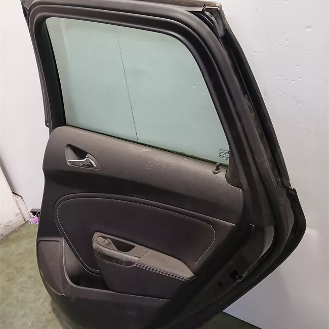 Porta posteriore destra