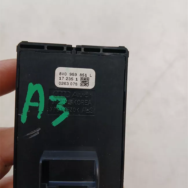 Interruttore alzacristalli porta anteriore con pacchetto cromo