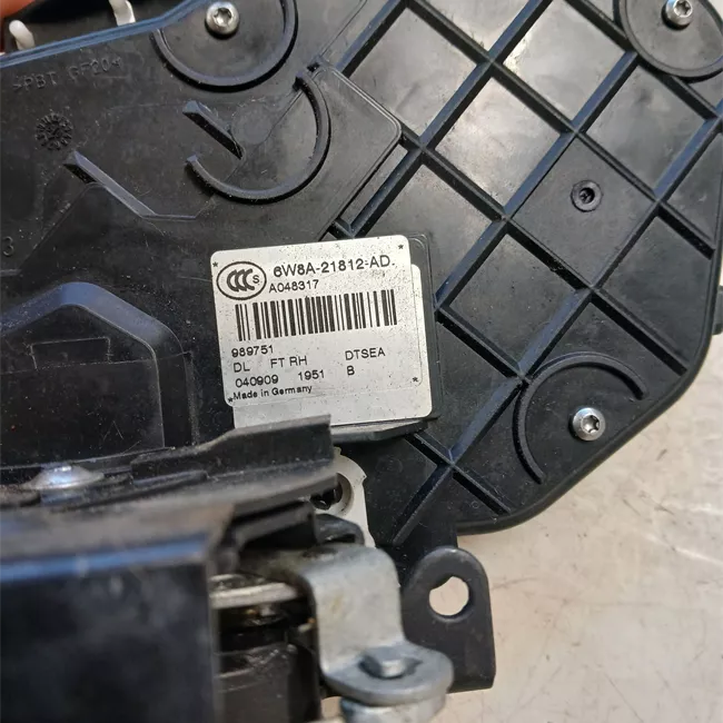 Serratura porta anteriore destra