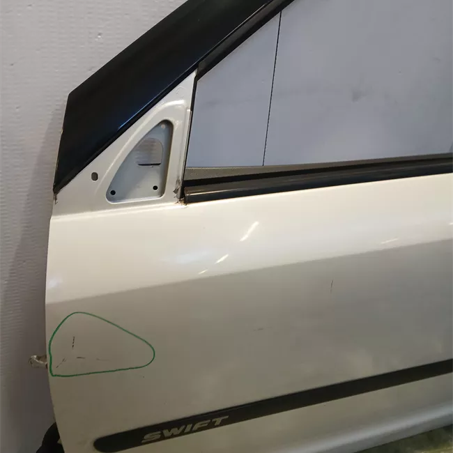 Porta anteriore sinistra